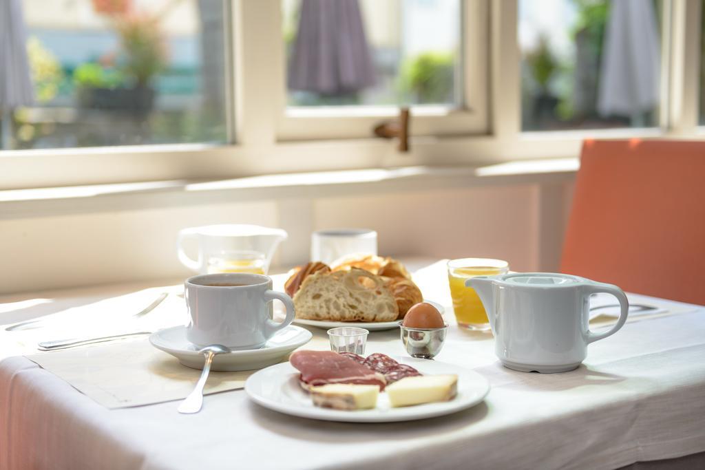 Au Pavillon Du Frene Hotel 3*